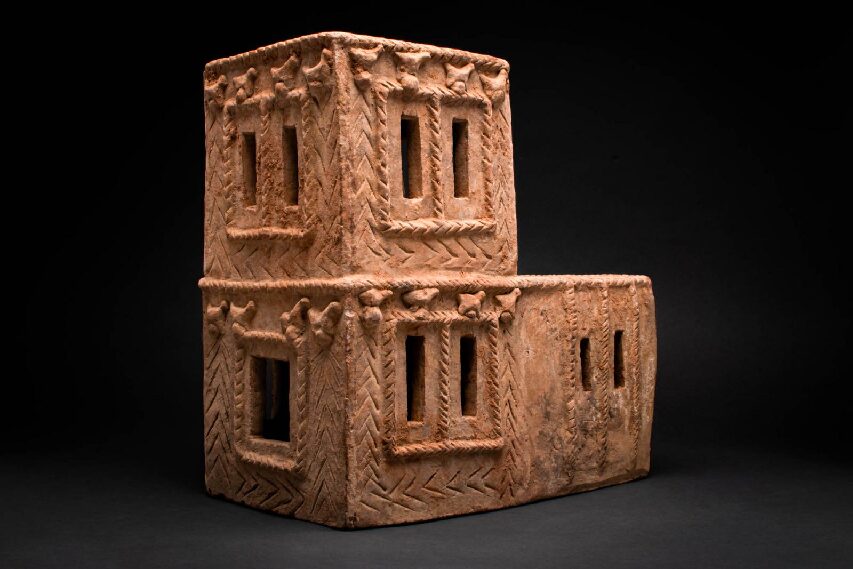 MONUMENTAL MESOPOTAMIAN ARCHITECTURAL TERRACOTTA MODEL - Image 4